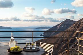 Porto Fira Suites