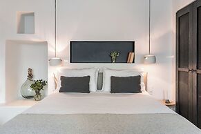 Porto Fira Suites