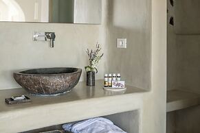 Porto Fira Suites