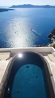 Porto Fira Suites