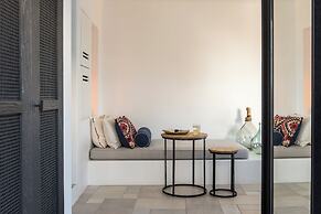 Porto Fira Suites