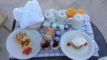 Porto Fira Suites