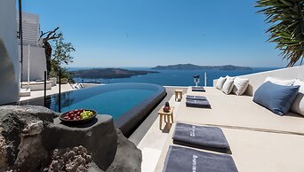 Porto Fira Suites
