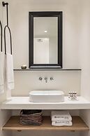 Porto Fira Suites
