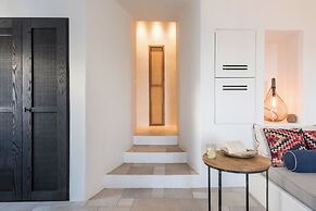 Porto Fira Suites