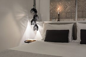 Porto Fira Suites