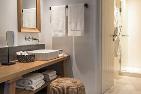 Porto Fira Suites