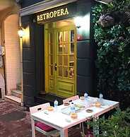 RETROPERA