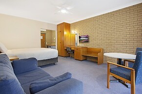 Manifold Motor Inn