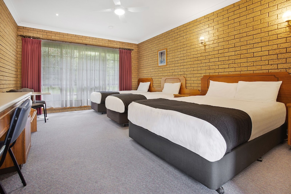 Manifold Motor Inn