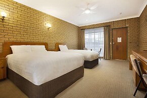 Manifold Motor Inn