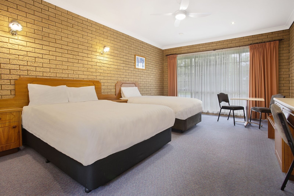 Manifold Motor Inn