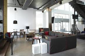 Alt Hotel Toronto Airport