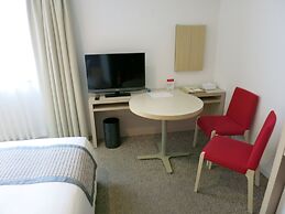 Hamilton Hotel Red
