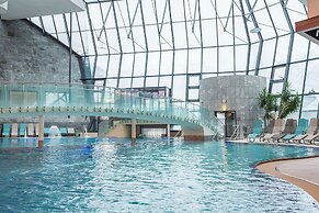 Aqua Dome