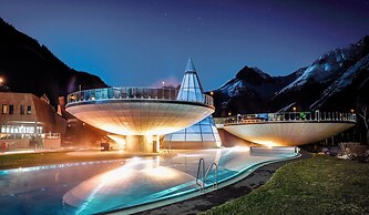 Aqua Dome