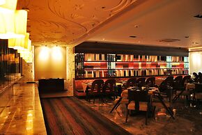 Maya Hotel
