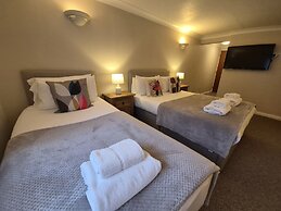 The Heath Inn