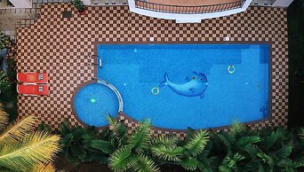 TreeHouse Blue Hotel & Serviced Apartments