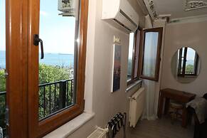 Sea House Suites