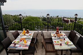 Sea House Suites
