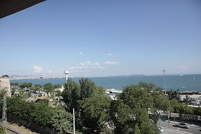 Sea House Suites