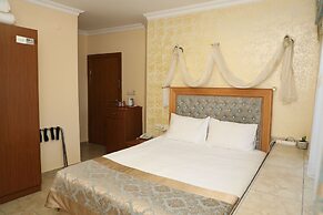 Sea House Suites