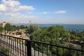 Sea House Suites