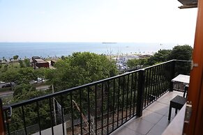 Sea House Suites