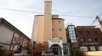 Appletree Hotel