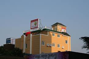 Appletree Hotel