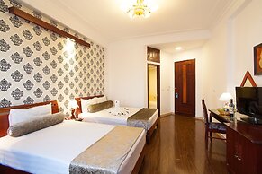 Luxury Hotel