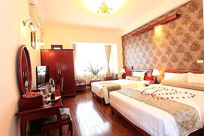 Luxury Hotel