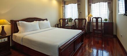 Lucky 3 Hotel & Travel