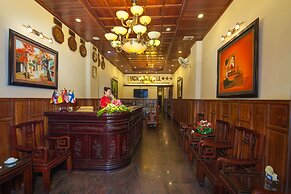 Lucky 3 Hotel & Travel