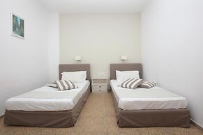 Iraklis Studios & Apartments