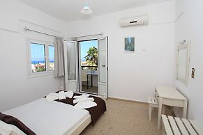 Iraklis Studios & Apartments