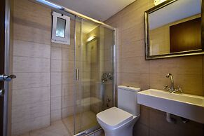 Iraklis Studios & Apartments