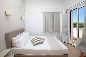 Iraklis Studios & Apartments