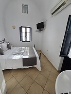 Anthonas Apartments