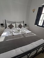 Anthonas Apartments