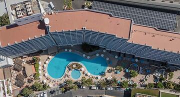 Ona Palm Beach