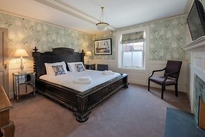 One Holyrood Hotel