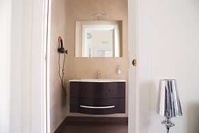 Apollo Suites