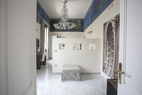 Apollo Suites