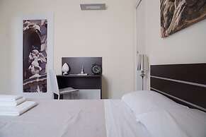 Apollo Suites