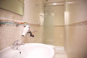 Apollo Suites