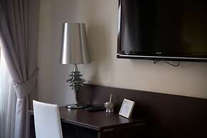 Apollo Suites