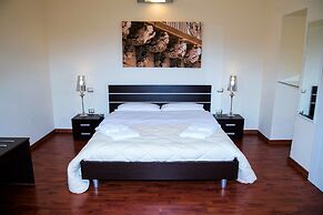 Apollo Suites