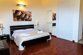 Apollo Suites